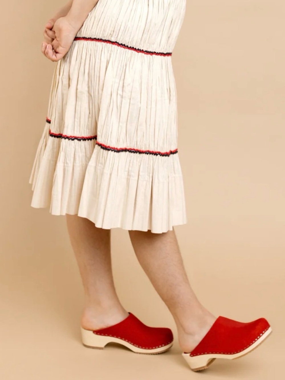 Red Austin minimalistic clog mule, size 7-7.5